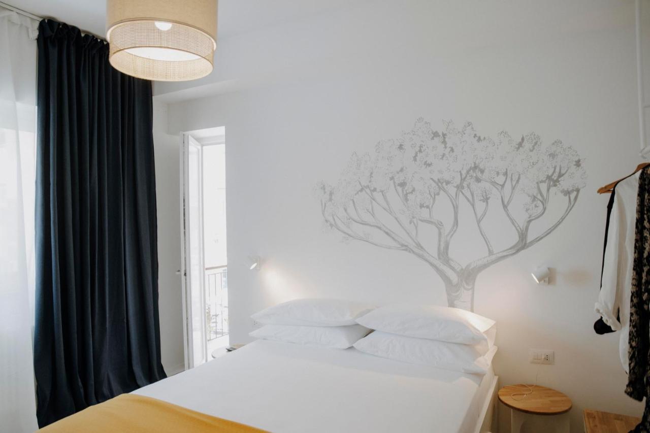Petrarca17 Guest House A Due Passi Dal Mare Terracina Eksteriør billede