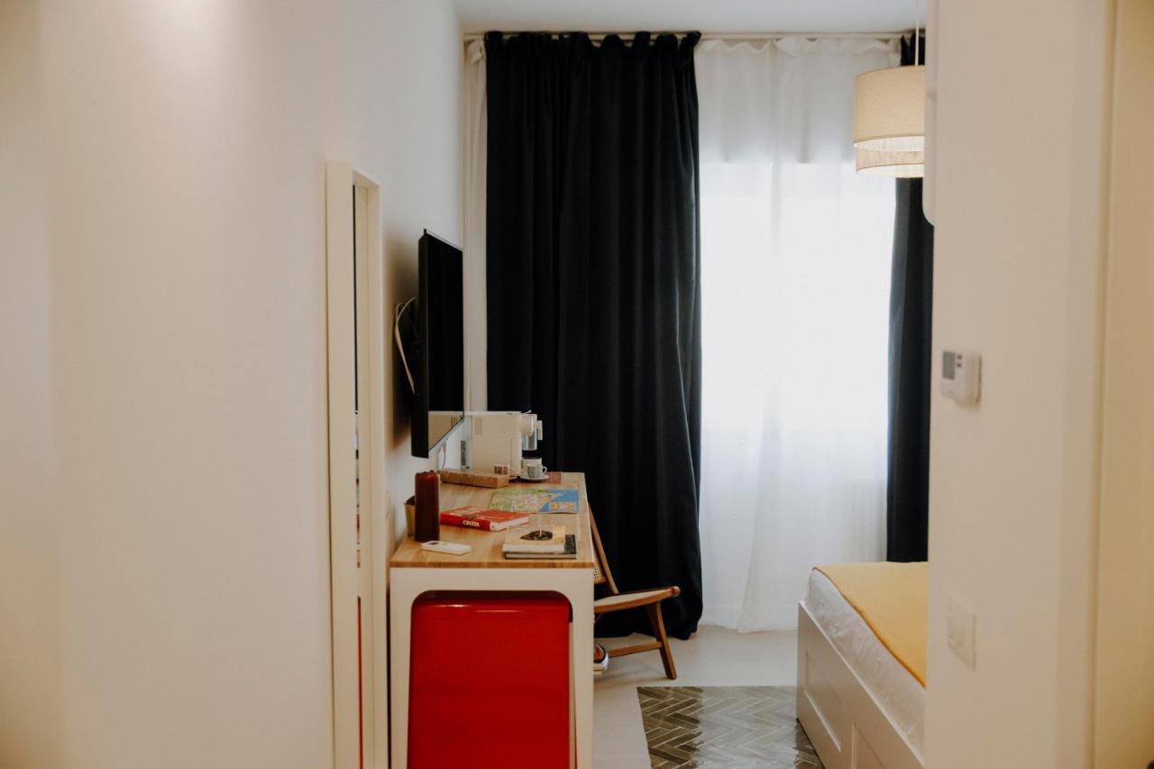 Petrarca17 Guest House A Due Passi Dal Mare Terracina Eksteriør billede