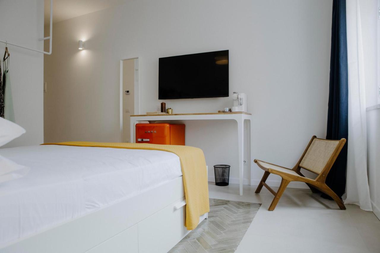 Petrarca17 Guest House A Due Passi Dal Mare Terracina Eksteriør billede